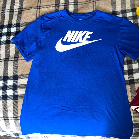 🔥🔥NIKE SHIRT🔥🔥 - Picture 1 of 4